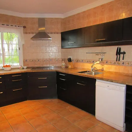 Villa Maravillosa Con Piscina, Barbacoa Y Zona De Juegos Malaga