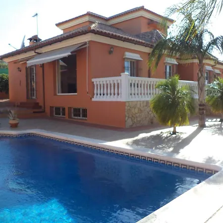 Villa Maravillosa Con Piscina, Barbacoa Y Zona De Juegos